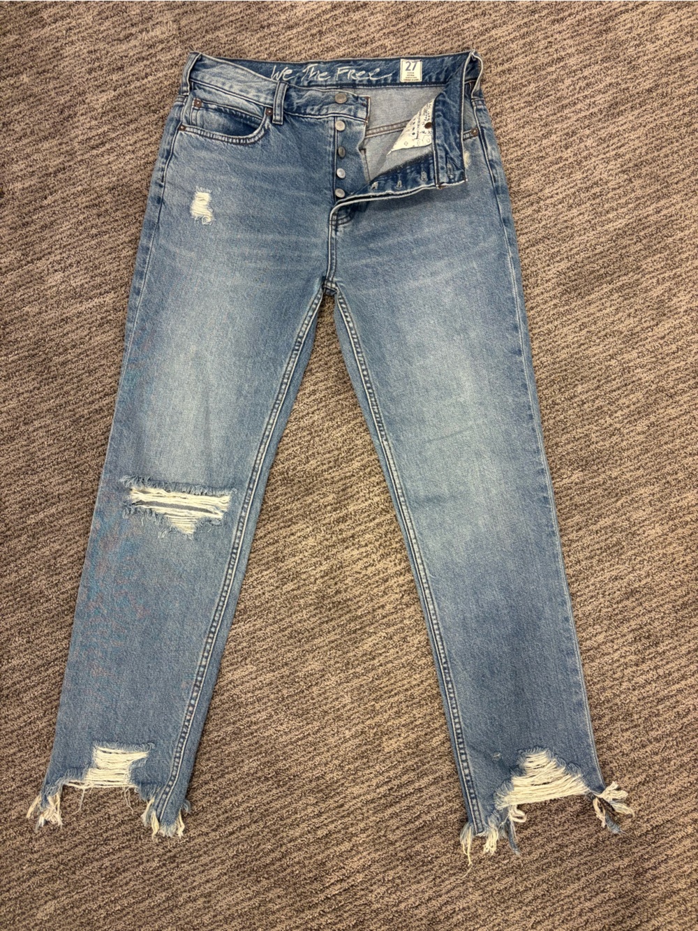 “We The Free” Women’s Distressed High-Rise Blue Jeans. Size 27.